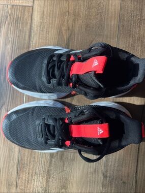 adidas Kids Black Sneakers with electric Red Accents
